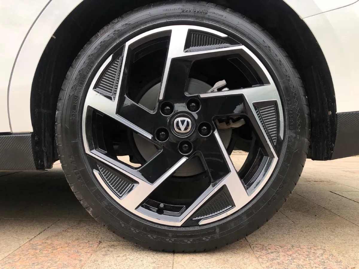 2023 ChangAn Lamore 1.5T 170HP L4 7DCT,autocango,china used car exporter,china ev exporter,chinese used car exporter,chinese used ev exporter