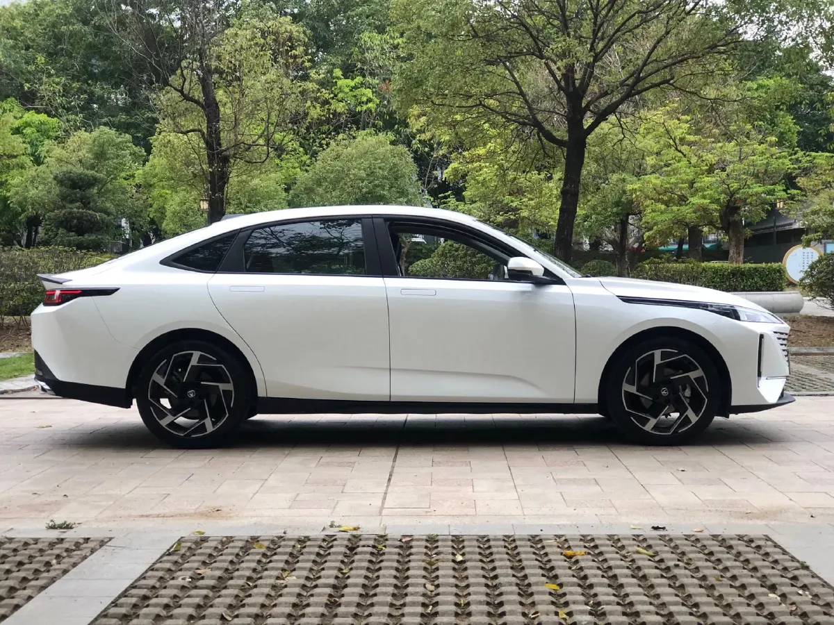 2023 ChangAn Lamore 1.5T 170HP L4 7DCT,autocango,china used car exporter,china ev exporter,chinese used car exporter,chinese used ev exporter