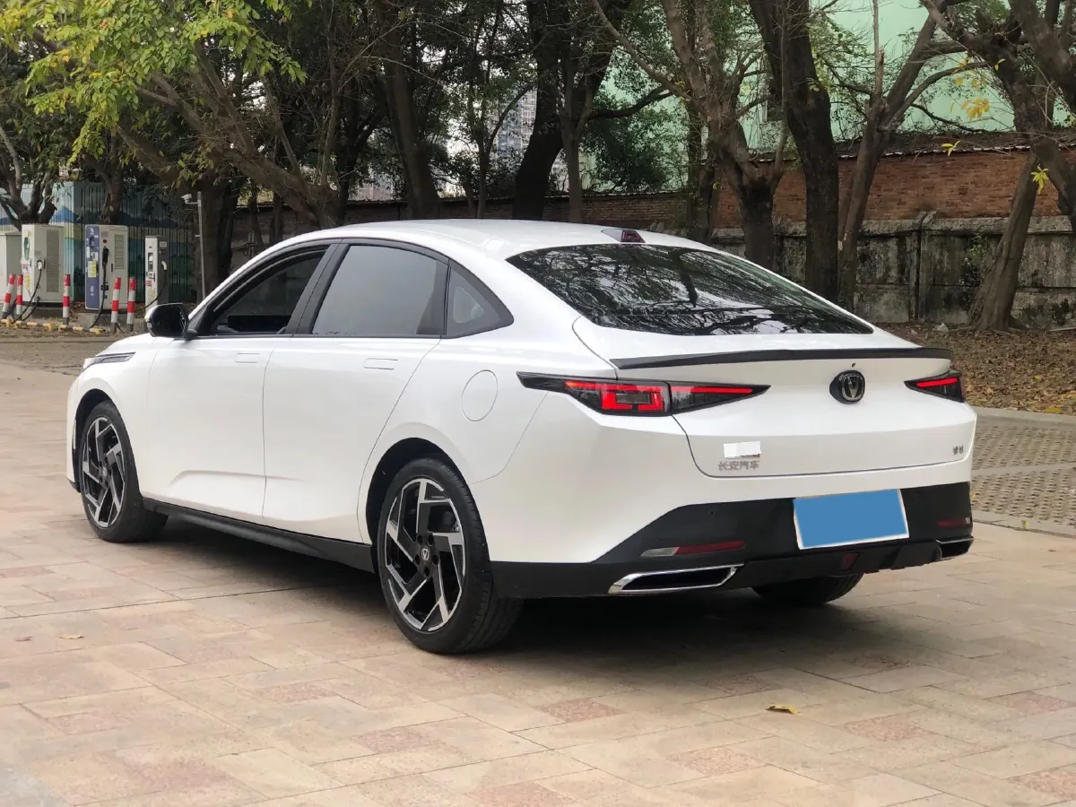 2023 ChangAn Lamore 1.5T 170HP L4 7DCT,autocango,china used car exporter,china ev exporter,chinese used car exporter,chinese used ev exporter