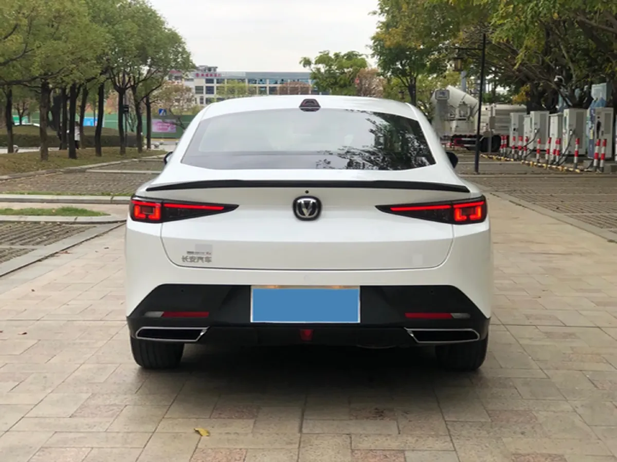 2023 ChangAn Lamore 1.5T 170HP L4 7DCT,autocango,china used car exporter,china ev exporter,chinese used car exporter,chinese used ev exporter