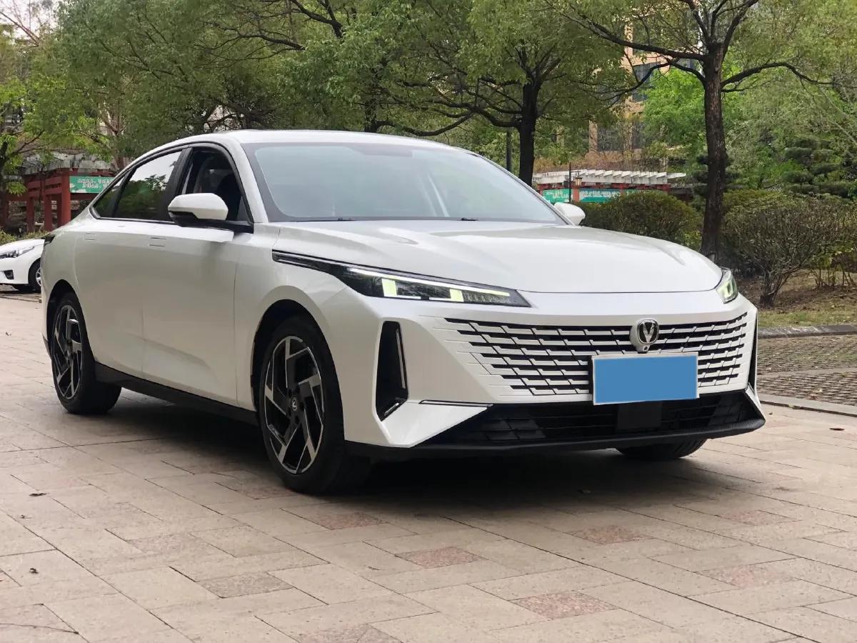 2023 ChangAn Lamore 1.5T 170HP L4 7DCT,autocango,china used car exporter,china ev exporter,chinese used car exporter,chinese used ev exporter