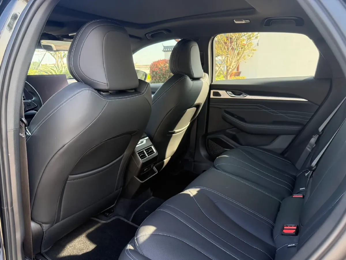 2025 Geely Preface 1.5T 181HP L4 7DCT,autocango,china used car exporter,china ev exporter,chinese used car exporter,chinese used ev exporter