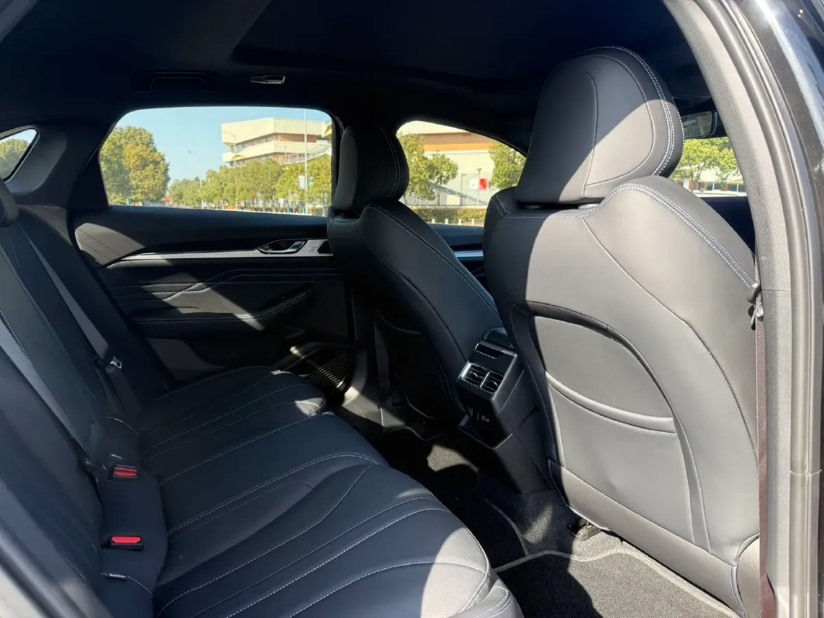 2025 Geely Preface 1.5T 181HP L4 7DCT,autocango,china used car exporter,china ev exporter,chinese used car exporter,chinese used ev exporter