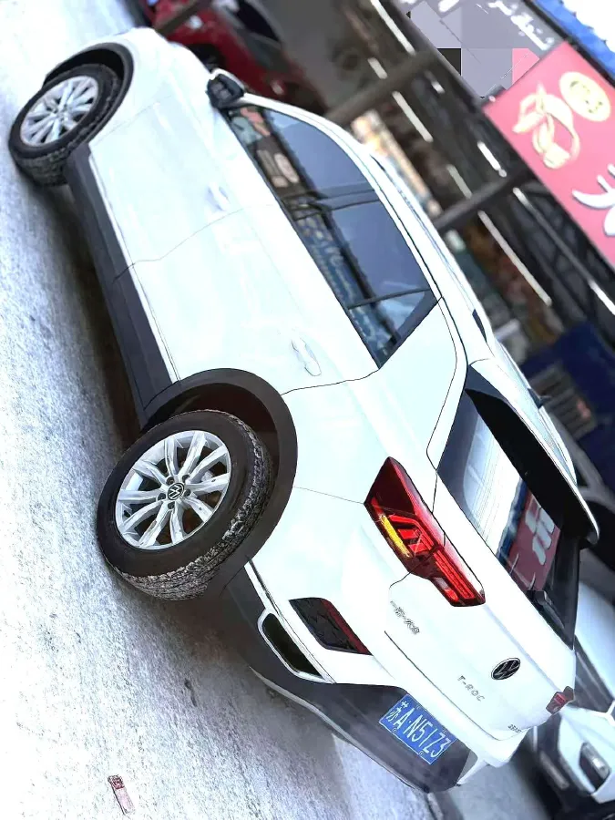 2022 Volkswagen T-Roc 1.4T 150HP L4 7DCT,autocango,china used car exporter,china ev exporter,chinese used car exporter,chinese used ev exporter