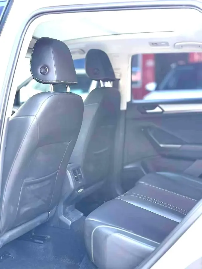 2022 Volkswagen T-Roc 1.4T 150HP L4 7DCT,autocango,china used car exporter,china ev exporter,chinese used car exporter,chinese used ev exporter