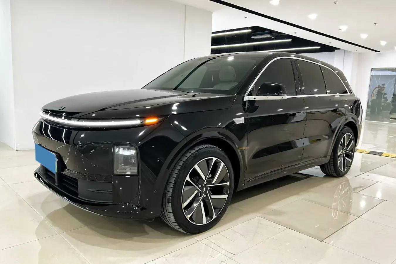 2024 Li L6 Range Extended 154HP L4 REEV 36.8KWH,autocango,china used car exporter,china ev exporter,chinese used car exporter,chinese used ev exporter