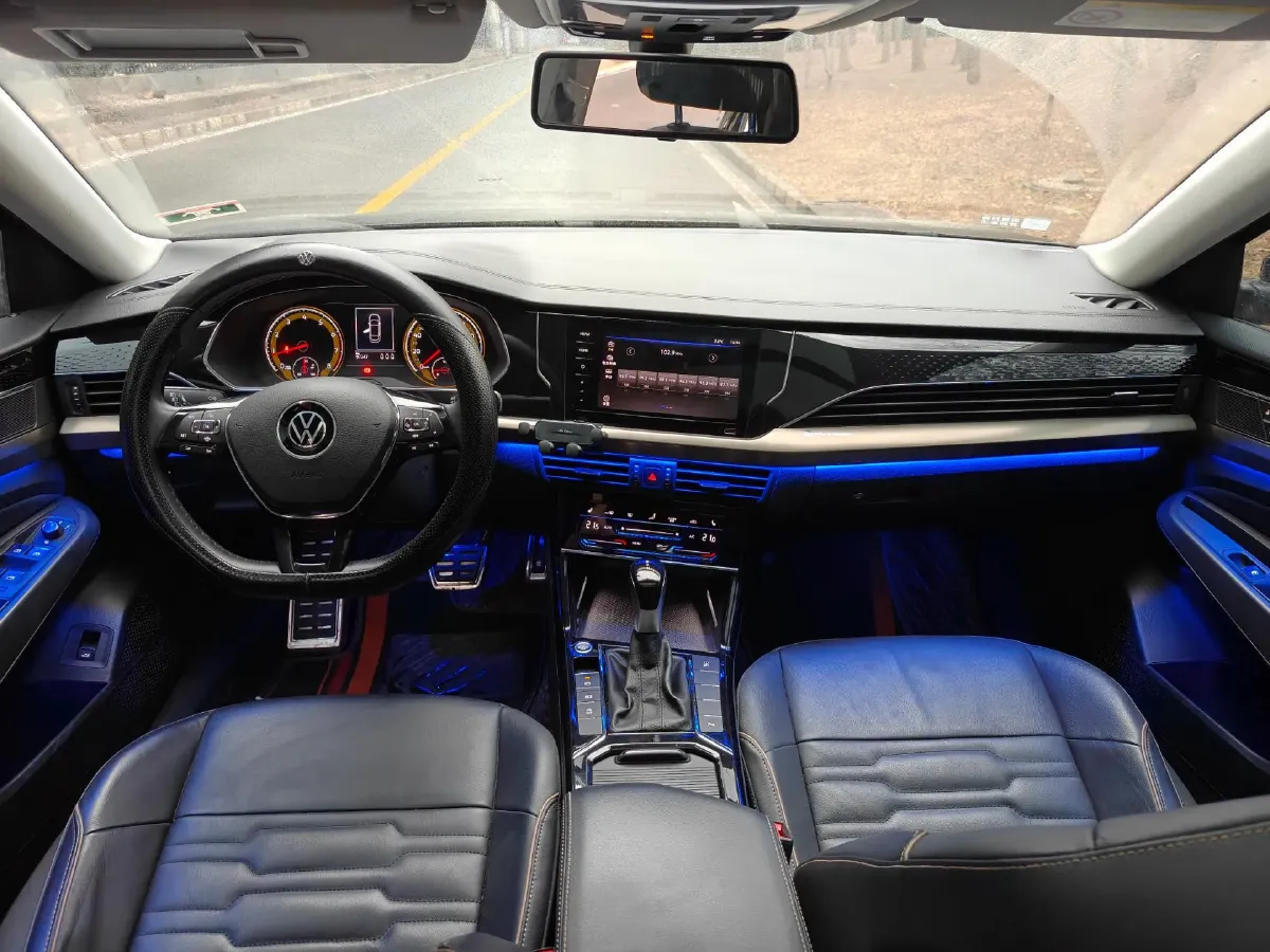 2020 Volkswagen Passat 2.0T 186HP L4 7DCT,autocango,china used car exporter,china ev exporter,chinese used car exporter,chinese used ev exporter