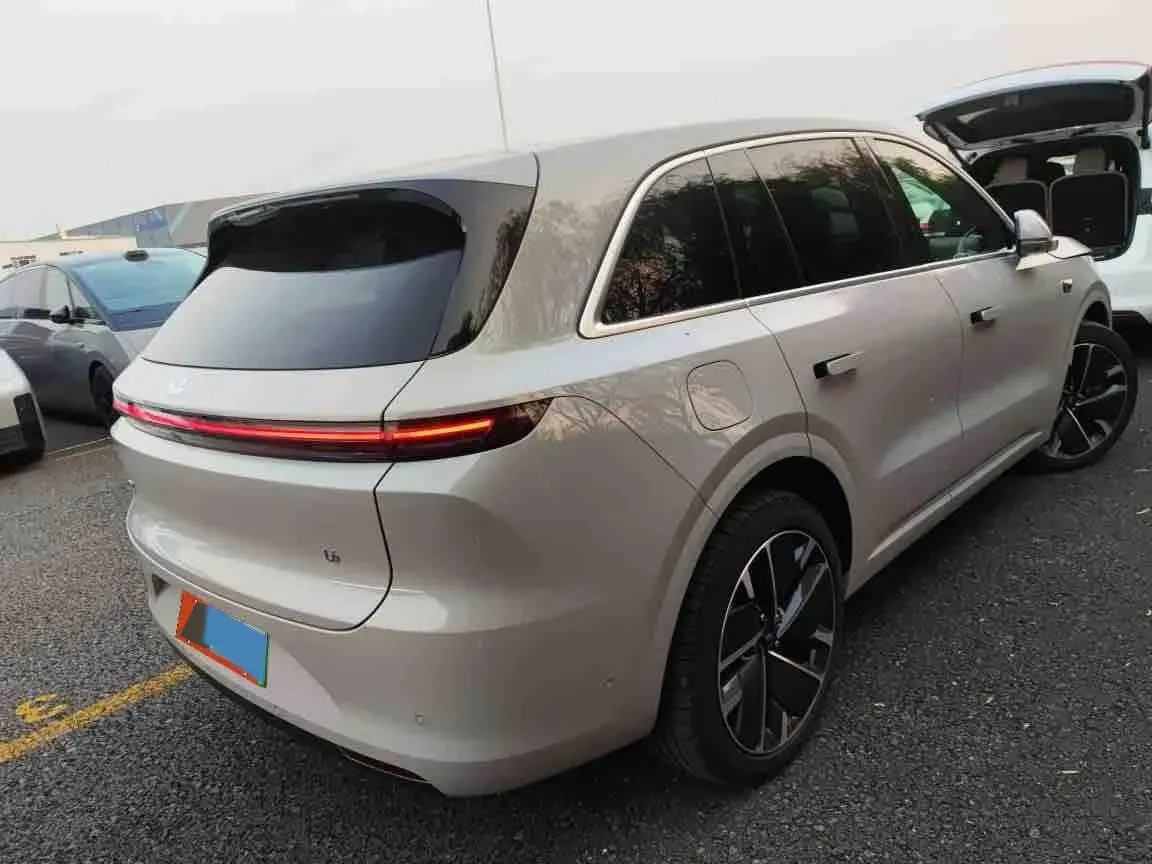 2025 Li L6 Range Extended 154HP L4 REEV,autocango,china used car exporter,china ev exporter,chinese used car exporter,chinese used ev exporter