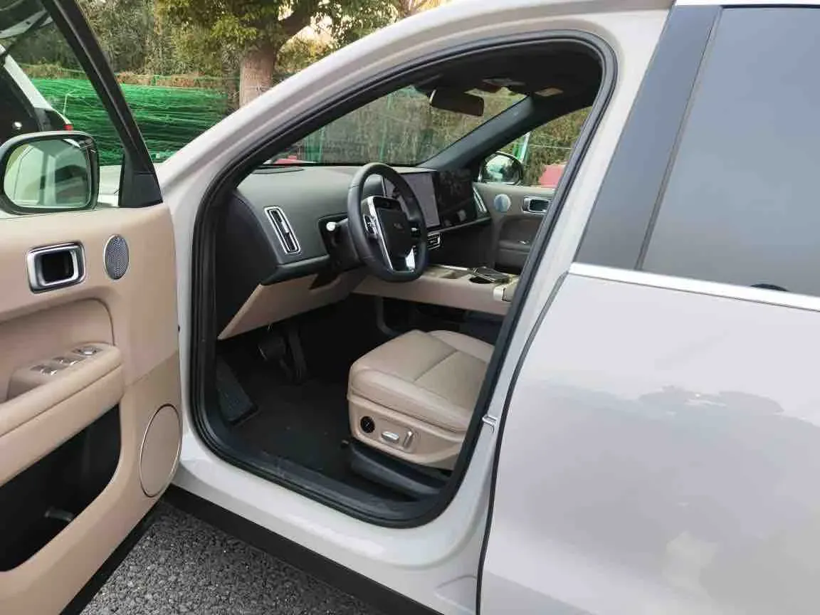 2025 Li L6 Range Extended 154HP L4 REEV,autocango,china used car exporter,china ev exporter,chinese used car exporter,chinese used ev exporter