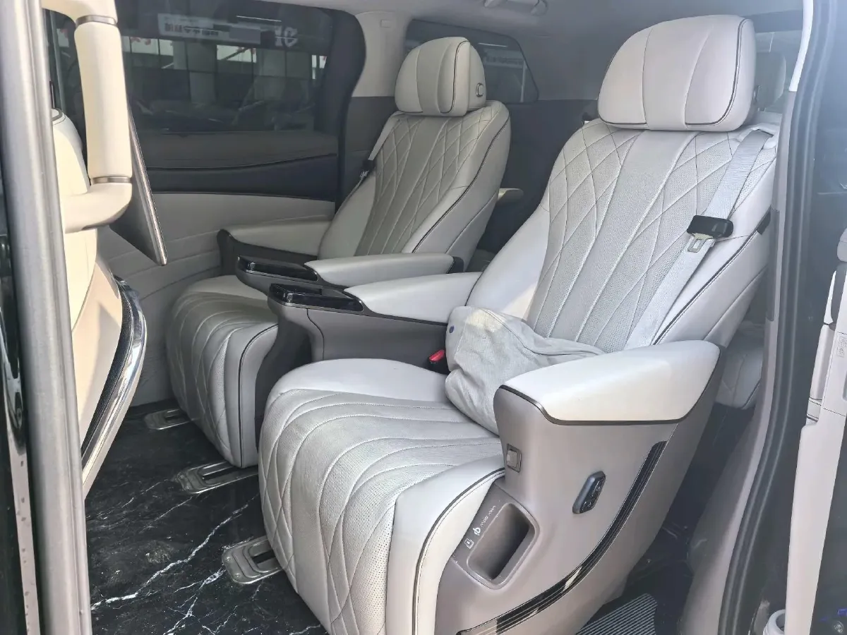 2022 Mercedes-Benz GLC Class 2.0T 197HP L4 9AT,autocango,china used car exporter,china ev exporter,chinese used car exporter,chinese used ev exporter