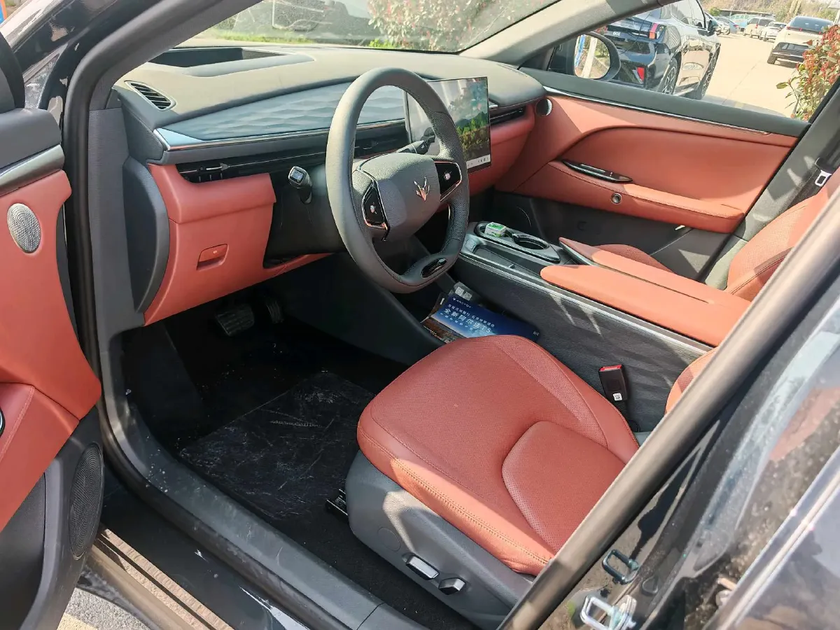 2026 ARCFOX αT5 REEV 105HP REEV,autocango,china used car exporter,china ev exporter,chinese used car exporter,chinese used ev exporter