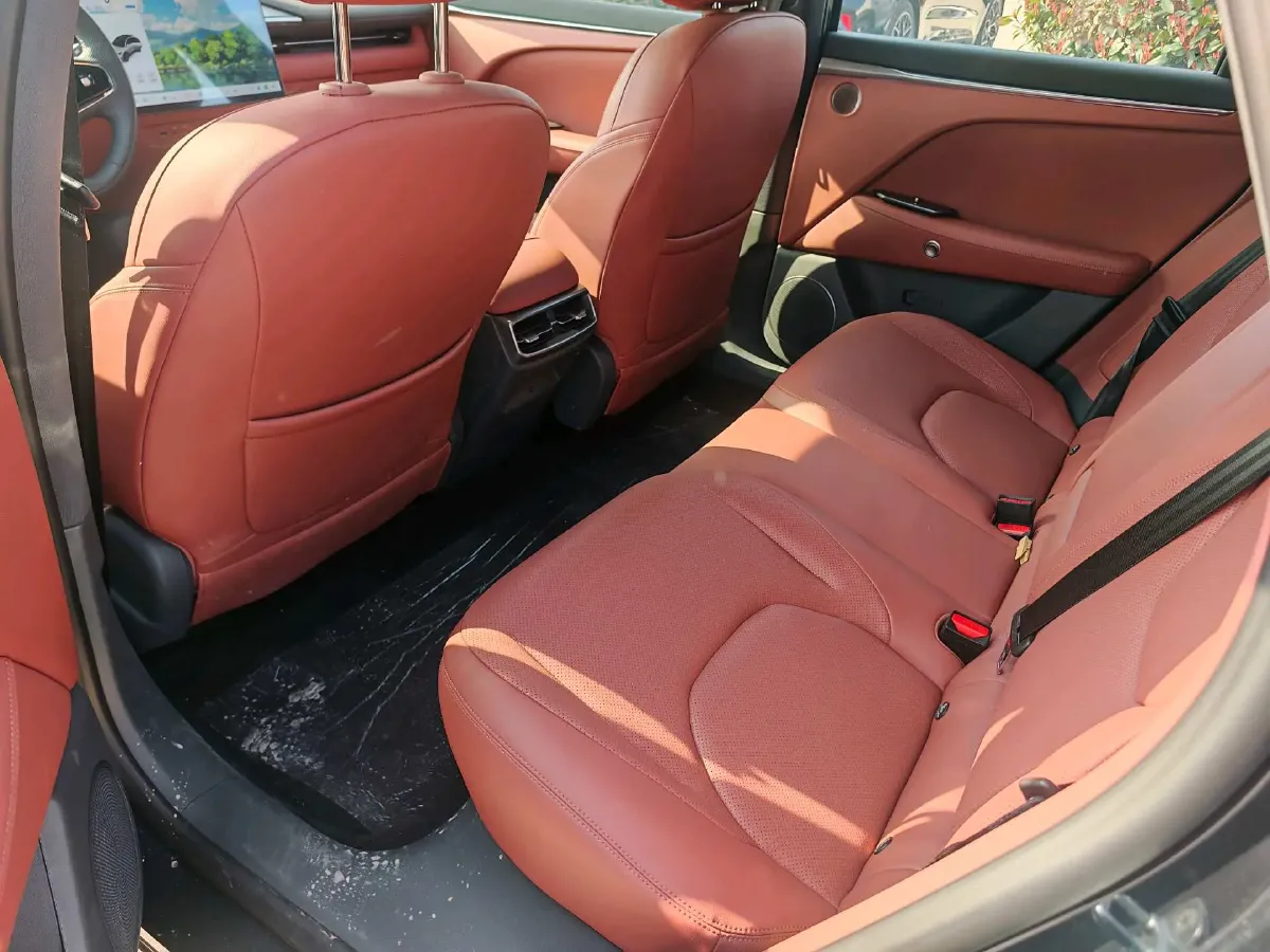 2026 ARCFOX αT5 REEV 105HP REEV,autocango,china used car exporter,china ev exporter,chinese used car exporter,chinese used ev exporter