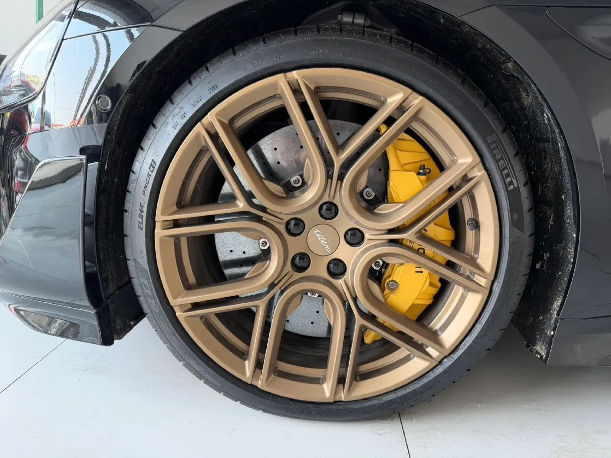 2025 MI SU7 Ultra BEV 93.7KWH,autocango,china used car exporter,china ev exporter,chinese used car exporter,chinese used ev exporter