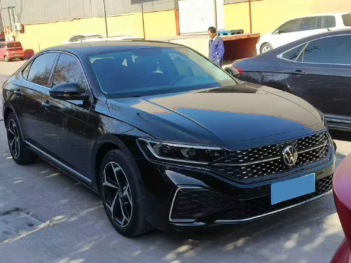 2024 Volkswagen Passat 2.0T 220HP L4 7DCT,autocango,china used car exporter,china ev exporter,chinese used car exporter,chinese used ev exporter