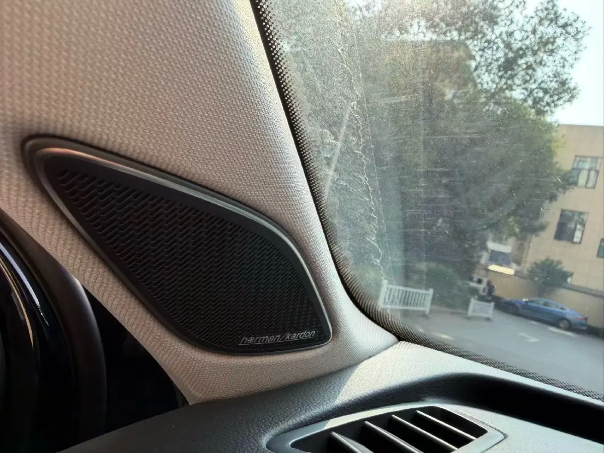 2025 Volkswagen Passat 2.0T 220HP L4 7DCT,autocango,china used car exporter,china ev exporter,chinese used car exporter,chinese used ev exporter