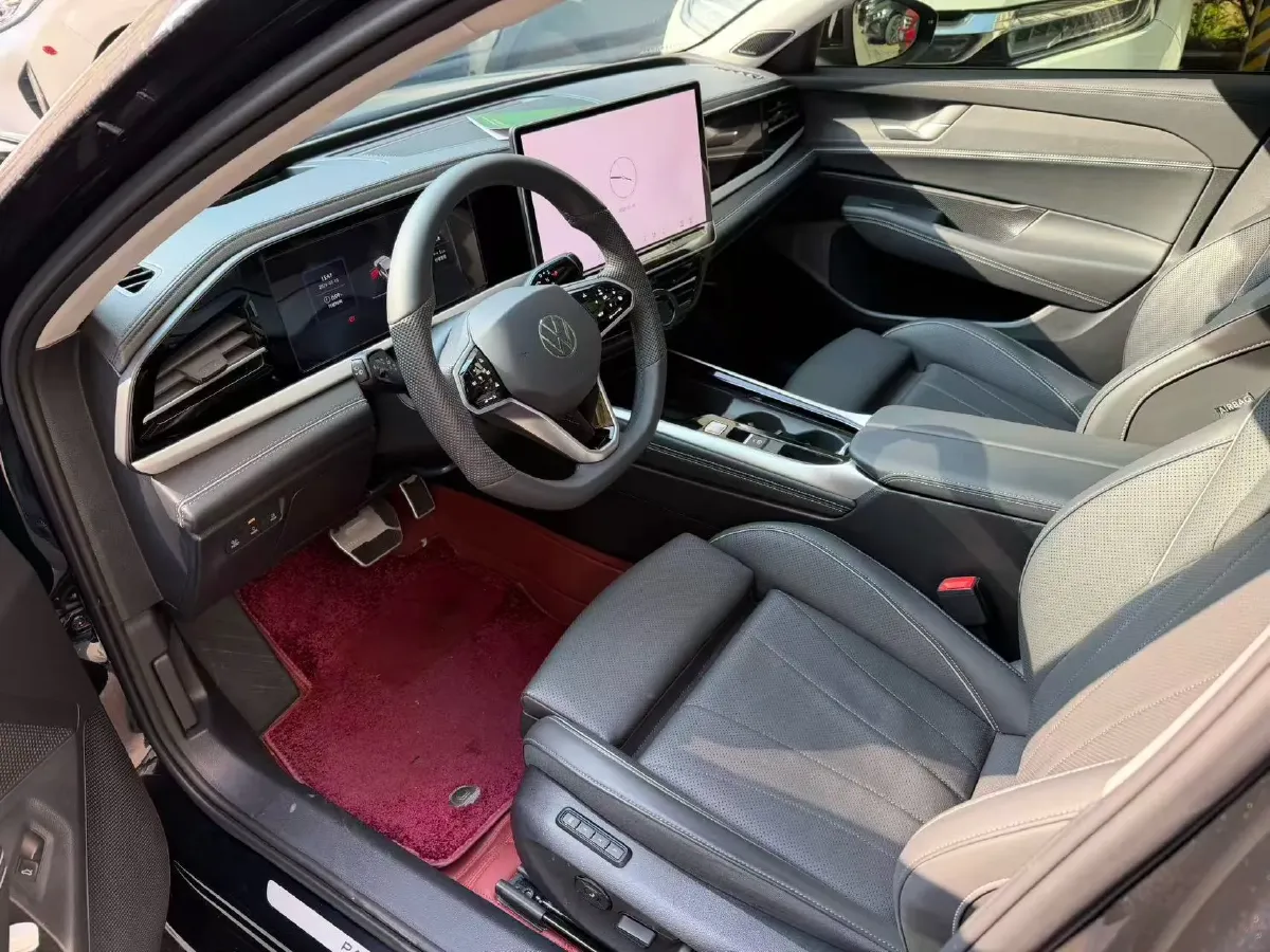 2025 Volkswagen Passat 2.0T 220HP L4 7DCT,autocango,china used car exporter,china ev exporter,chinese used car exporter,chinese used ev exporter