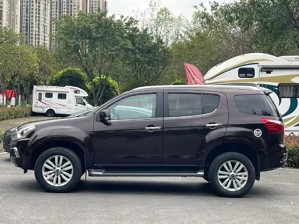 2018 Isuzu Mu-X 1.9T 163HP L4 6AT,autocango,china used car exporter,china ev exporter,chinese used car exporter,chinese used ev exporter
