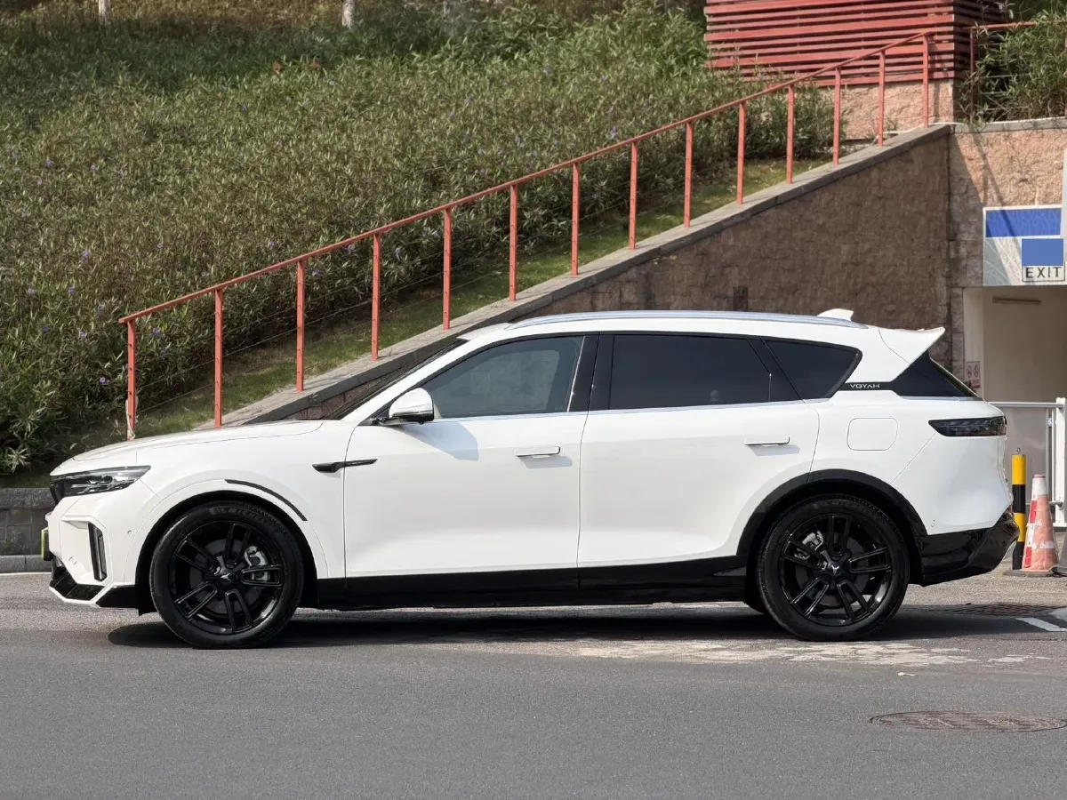 2024 Voyah FREE 1.5T 150HP L4 REEV 39.2KWH,autocango,china used car exporter,china ev exporter,chinese used car exporter,chinese used ev exporter