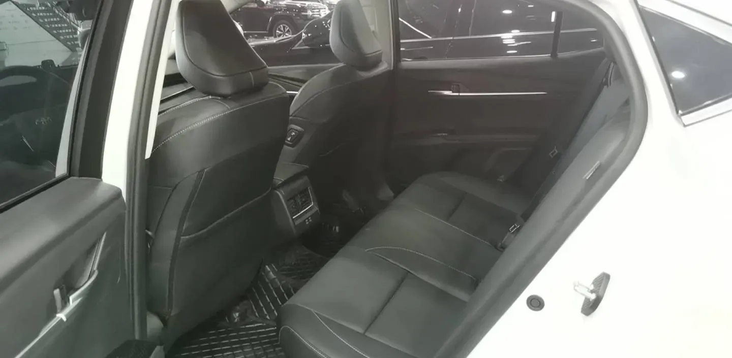 2024 Toyota Camry 2.0L 152HP L4 E-CVT Hybrid,autocango,china used car exporter,china ev exporter,chinese used car exporter,chinese used ev exporter