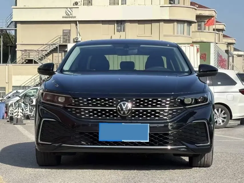 2023 Volkswagen Passat 2.0T 186HP L4 7DCT,autocango,china used car exporter,china ev exporter,chinese used car exporter,chinese used ev exporter