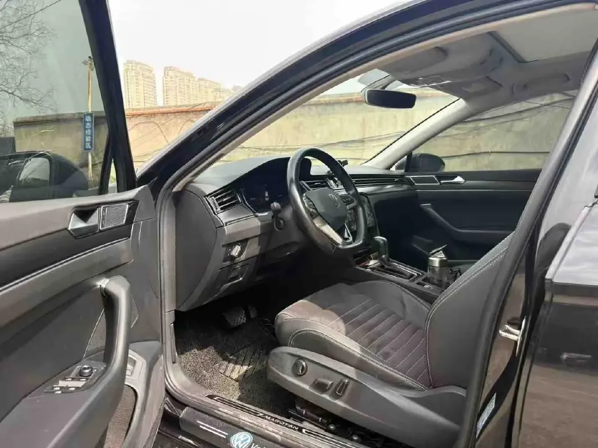 2020 Volkswagen Magotan 2.0T 186HP L4 7DCT,autocango,china used car exporter,china ev exporter,chinese used car exporter,chinese used ev exporter