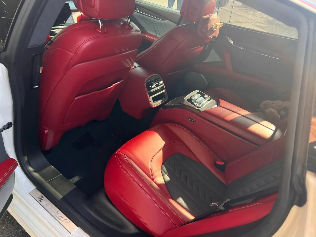 2022 Maserati Quattroporte 3.0T 350HP V6 8AT,autocango,china used car exporter,china ev exporter,chinese used car exporter,chinese used ev exporter