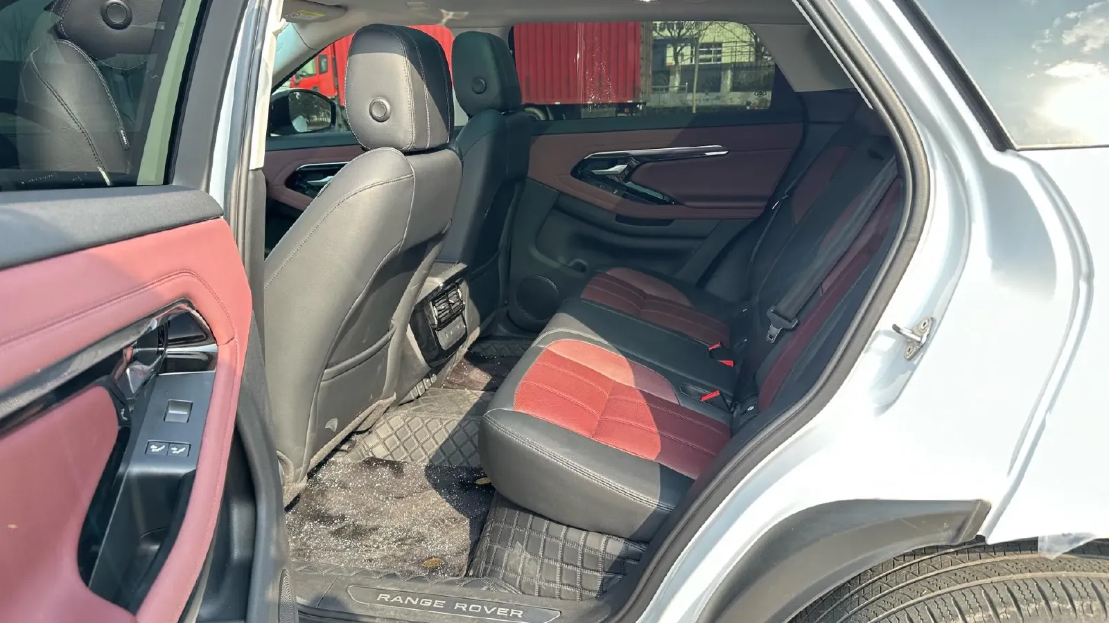 2023 Land Rover Range Rover Evoque 1.5T 200HP L3 8AT PHEV 15.5KWH,autocango,china used car exporter,china ev exporter,chinese used car exporter,chinese used ev exporter