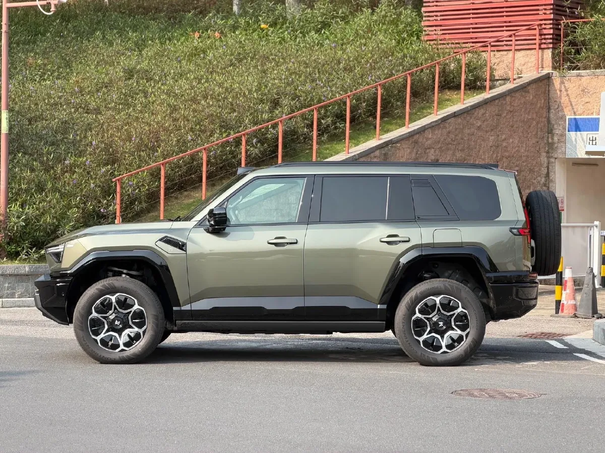 2025 Jetour Zongheng G700 2.0T 211HP L4 2DHT PHEV,autocango,china used car exporter,china ev exporter,chinese used car exporter,chinese used ev exporter