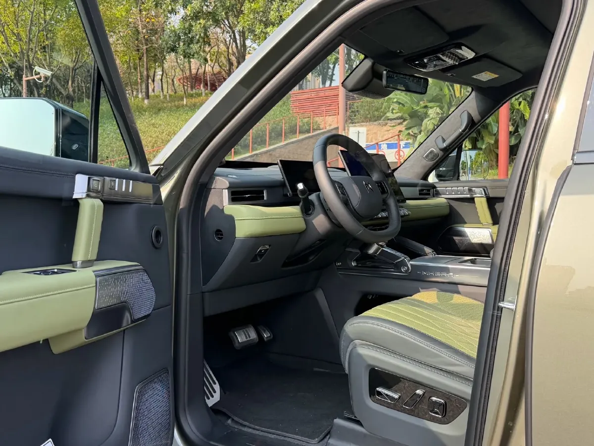 2025 Jetour Zongheng G700 2.0T 211HP L4 2DHT PHEV,autocango,china used car exporter,china ev exporter,chinese used car exporter,chinese used ev exporter