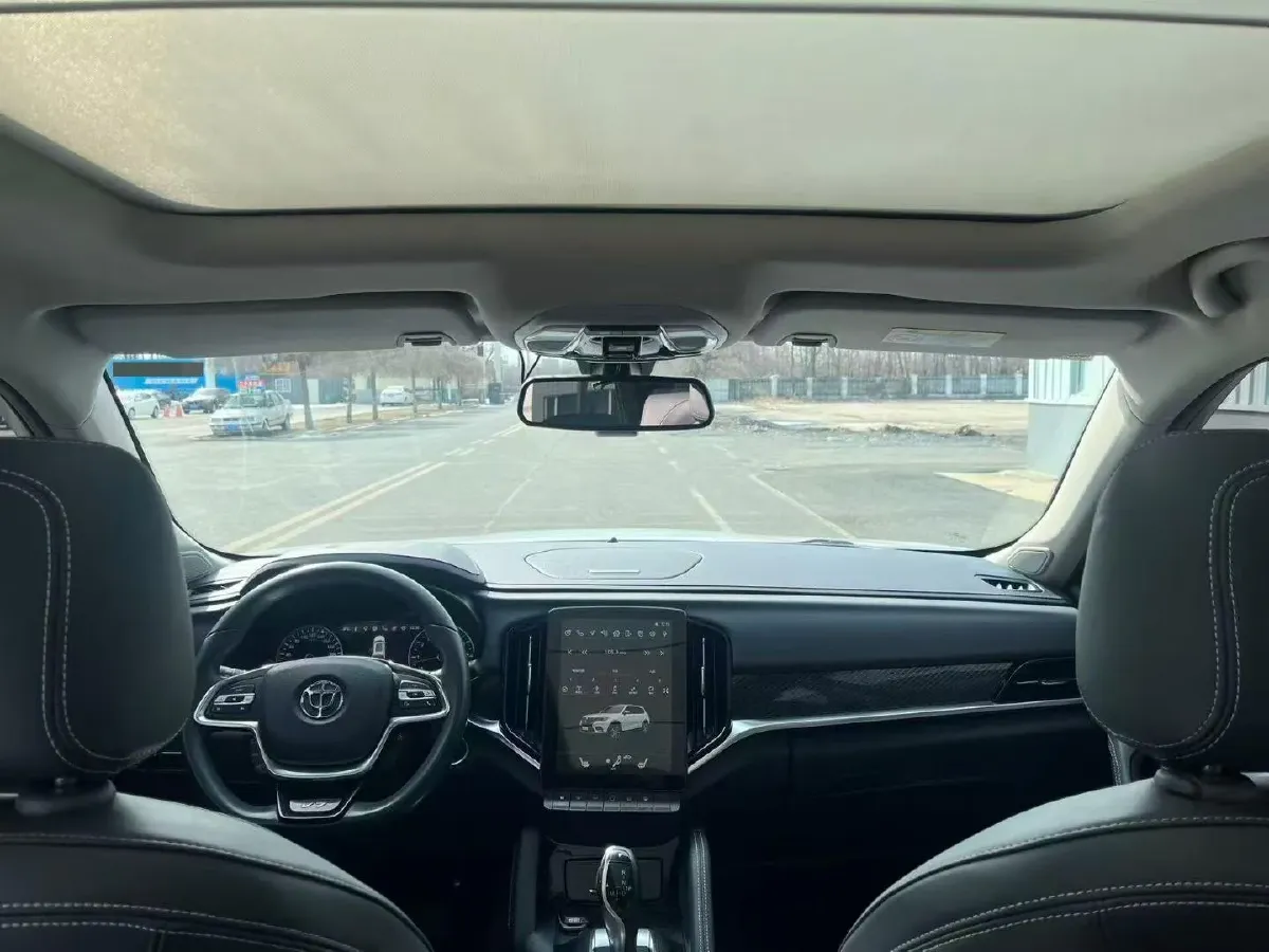 2018 Brilliance Auto V7 1.6T 204HP L4 7DCT,autocango,china used car exporter,china ev exporter,chinese used car exporter,chinese used ev exporter