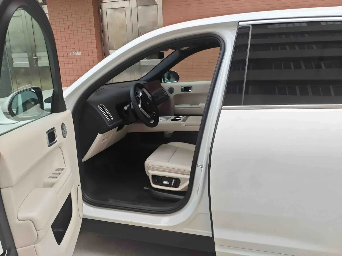 2025 Li L7 Range Extended 154HP REEV,autocango,china used car exporter,china ev exporter,chinese used car exporter,chinese used ev exporter