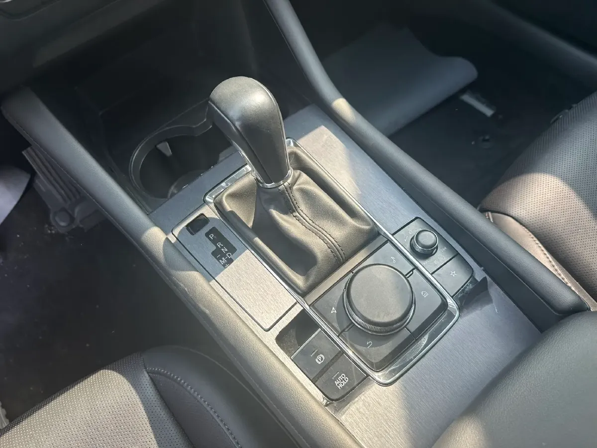 2022 Mazda 3 Axela 2.0L 158HP L4 6AT,autocango,china used car exporter,china ev exporter,chinese used car exporter,chinese used ev exporter