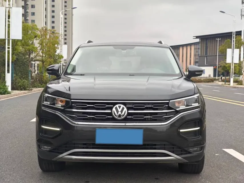 2019 Jeep Cherokee 2.0T 234HP L4 9AT,autocango,china used car exporter,china ev exporter,chinese used car exporter,chinese used ev exporter