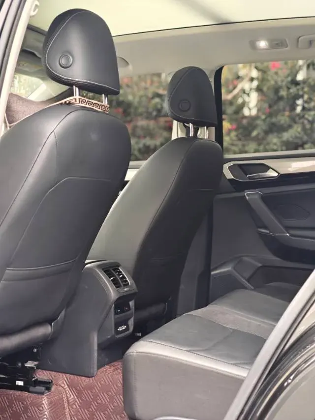 2019 Jeep Cherokee 2.0T 234HP L4 9AT,autocango,china used car exporter,china ev exporter,chinese used car exporter,chinese used ev exporter