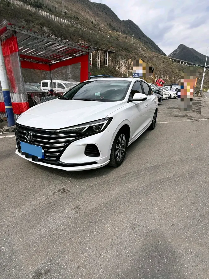 2022 ChangAn Eado 1.6L 128HP L4 5MT,autocango,china used car exporter,china ev exporter,chinese used car exporter,chinese used ev exporter