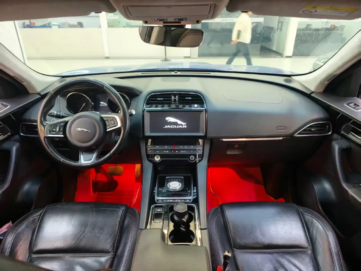 2018 Jaguar F-PACE 2.0T 250HP L4 8AT,autocango,china used car exporter,china ev exporter,chinese used car exporter,chinese used ev exporter