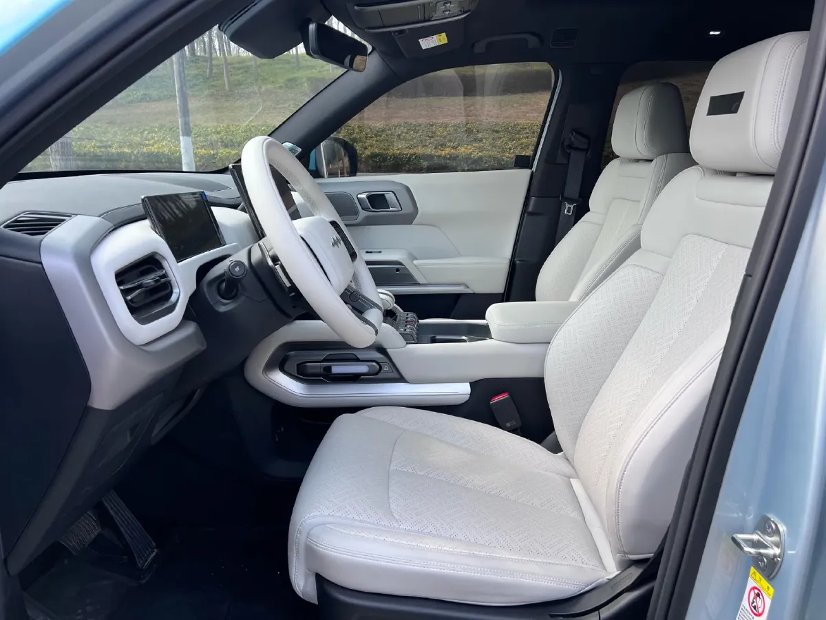 2025 FangChengBao Tai 3 BEV,autocango,china used car exporter,china ev exporter,chinese used car exporter,chinese used ev exporter