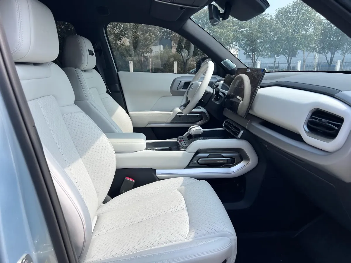 2025 FangChengBao Tai 3 BEV,autocango,china used car exporter,china ev exporter,chinese used car exporter,chinese used ev exporter