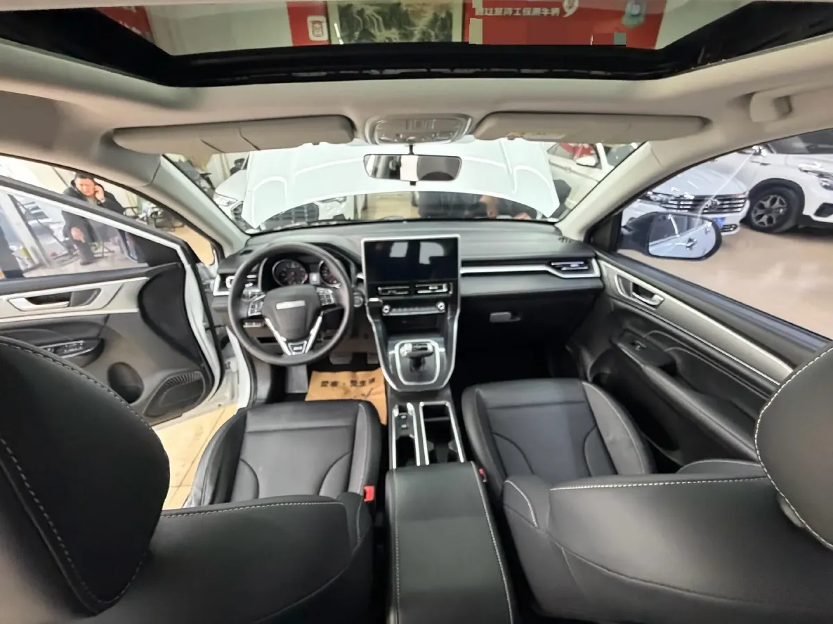 2021 Haval M6 1.5T 150HP L4 7DCT,autocango,china used car exporter,china ev exporter,chinese used car exporter,chinese used ev exporter