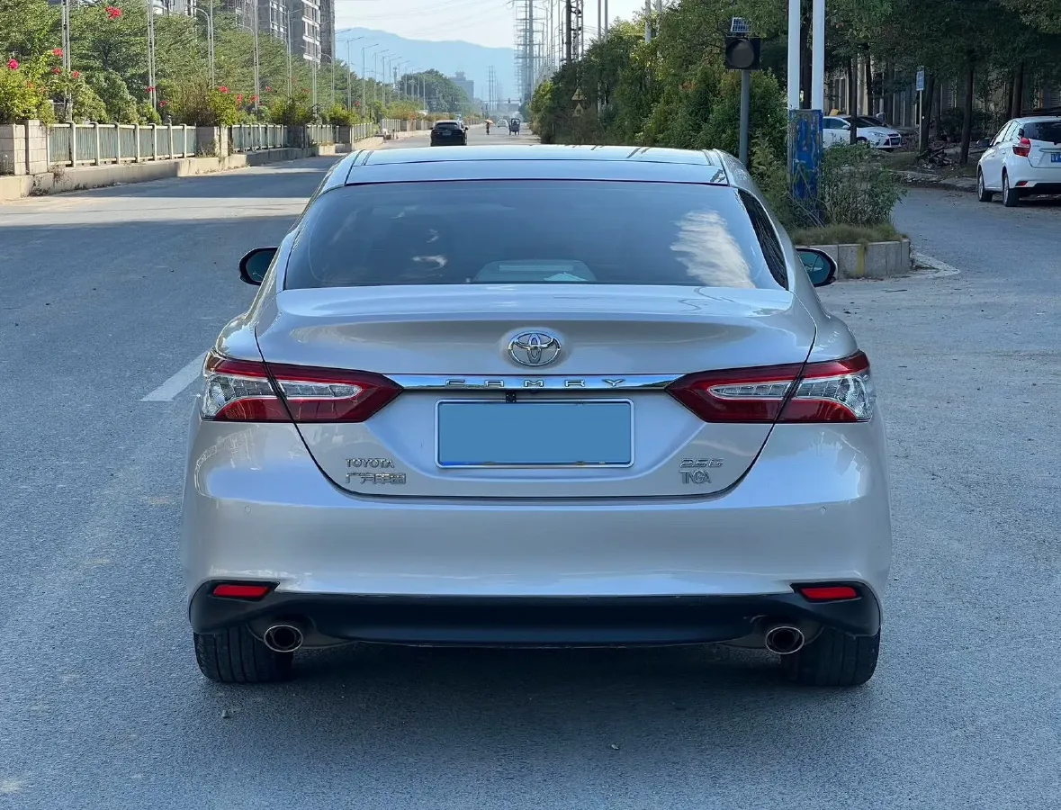 2019 Toyota Camry 2.5L 209HP L4 8AT,autocango,china used car exporter,china ev exporter,chinese used car exporter,chinese used ev exporter