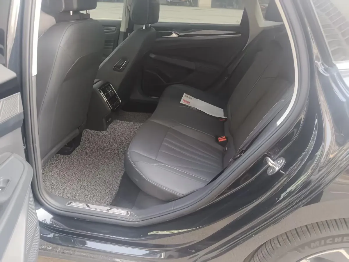 2024 Volkswagen Passat 2.0T 220HP L4 7DCT,autocango,china used car exporter,china ev exporter,chinese used car exporter,chinese used ev exporter