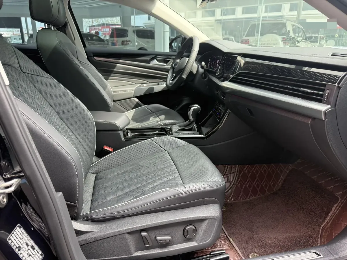 2023 Volkswagen Passat 2.0T 186HP L4 7DCT,autocango,china used car exporter,china ev exporter,chinese used car exporter,chinese used ev exporter