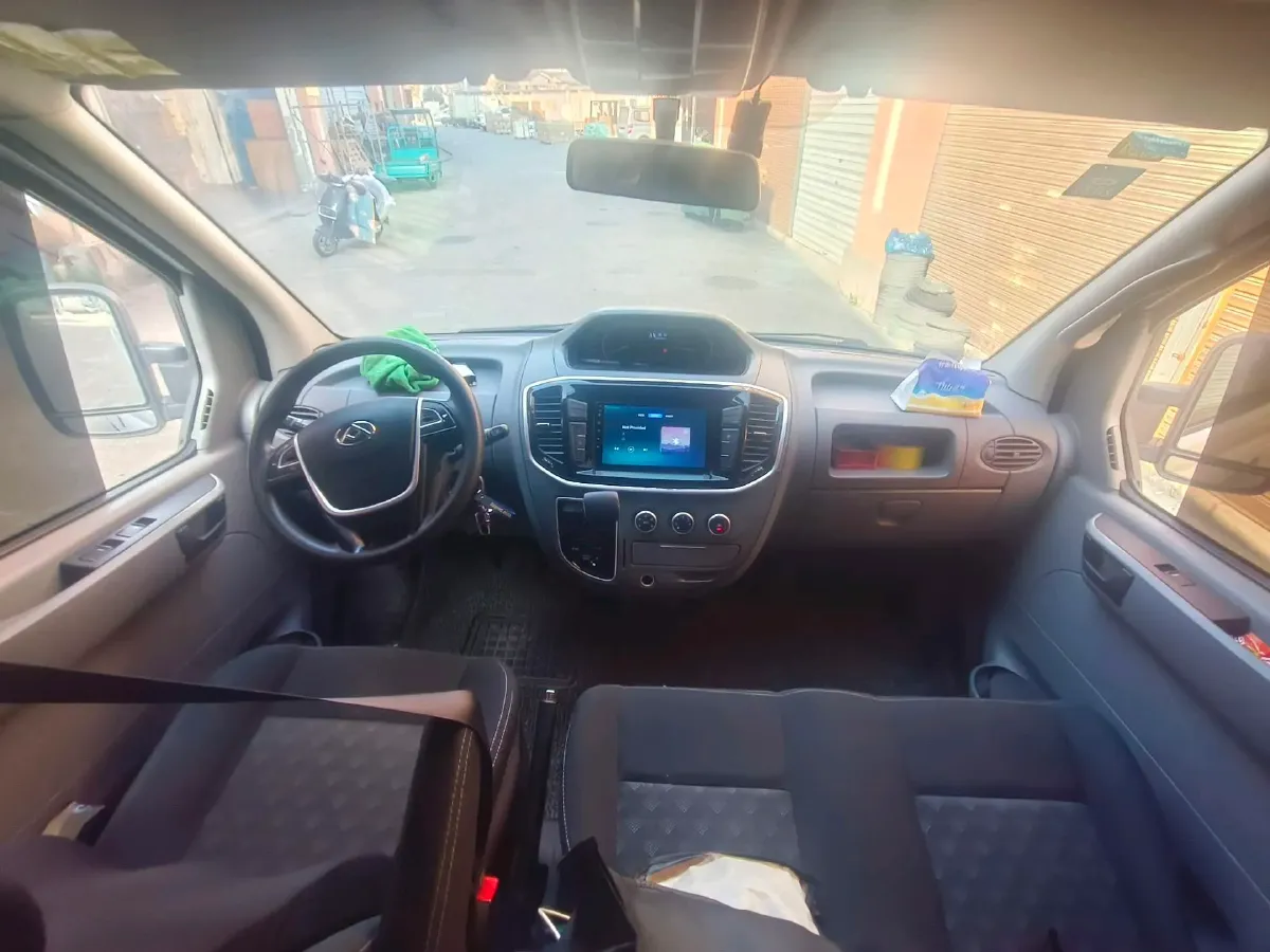 2019 MAXUS XinTu V80 2.5T 136HP L4 6MT,autocango,china used car exporter,china ev exporter,chinese used car exporter,chinese used ev exporter