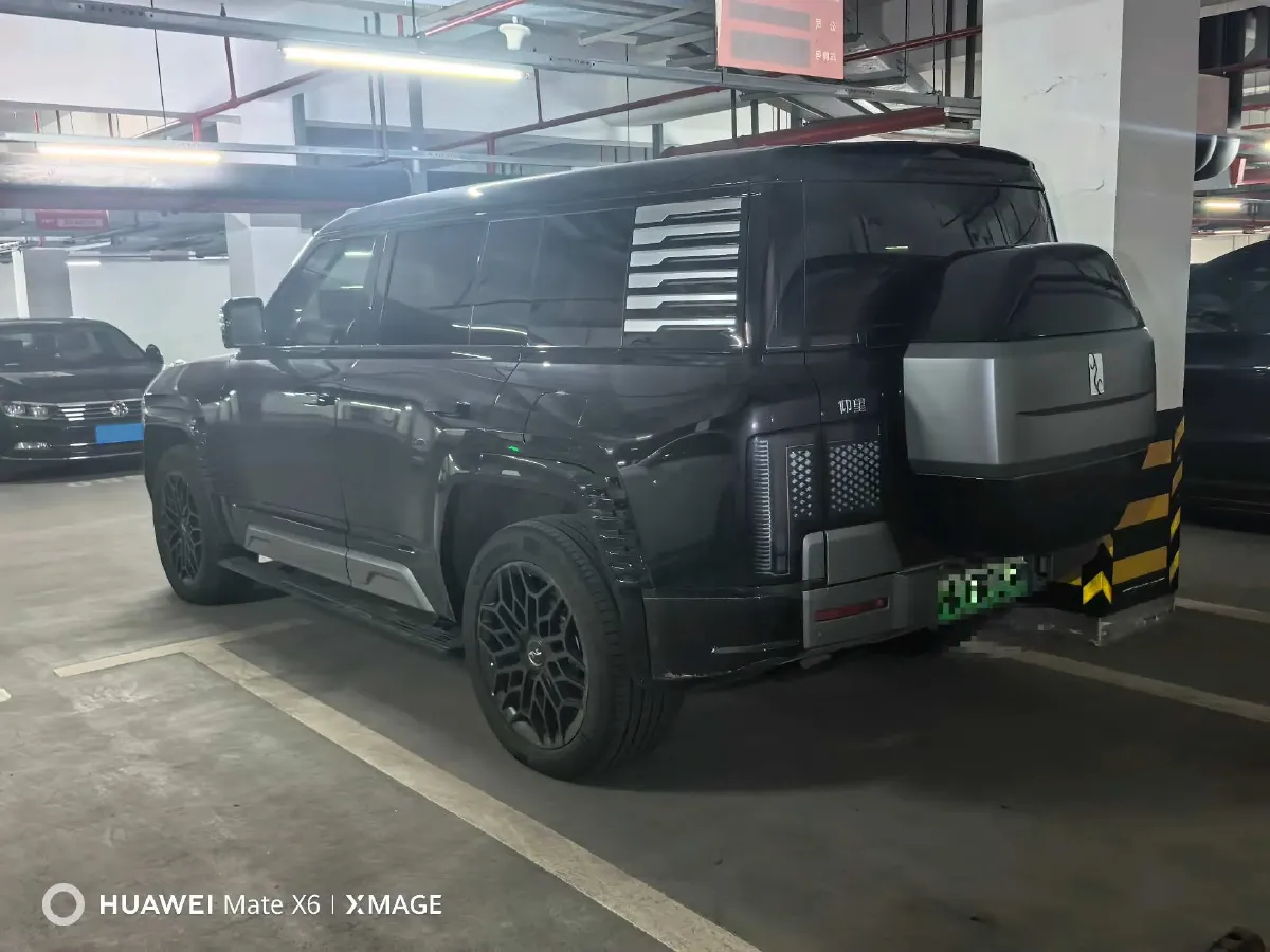 2023 YangWang U8 2.0T 272HP L4 REEV 49.05KWH,autocango,china used car exporter,china ev exporter,chinese used car exporter,chinese used ev exporter