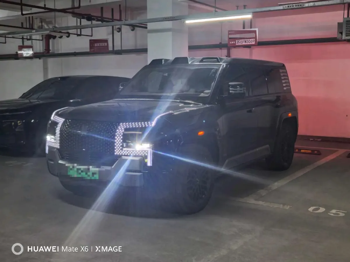 2023 YangWang U8 2.0T 272HP L4 REEV 49.05KWH,autocango,china used car exporter,china ev exporter,chinese used car exporter,chinese used ev exporter