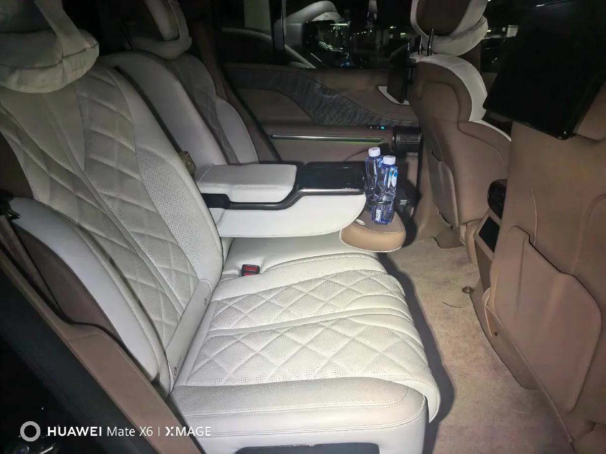 2023 YangWang U8 2.0T 272HP L4 REEV 49.05KWH,autocango,china used car exporter,china ev exporter,chinese used car exporter,chinese used ev exporter