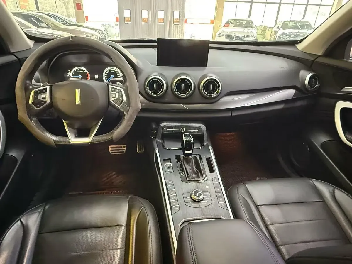 2017 WEY VV7 2.0T 234HP L4 7DCT,autocango,china used car exporter,china ev exporter,chinese used car exporter,chinese used ev exporter