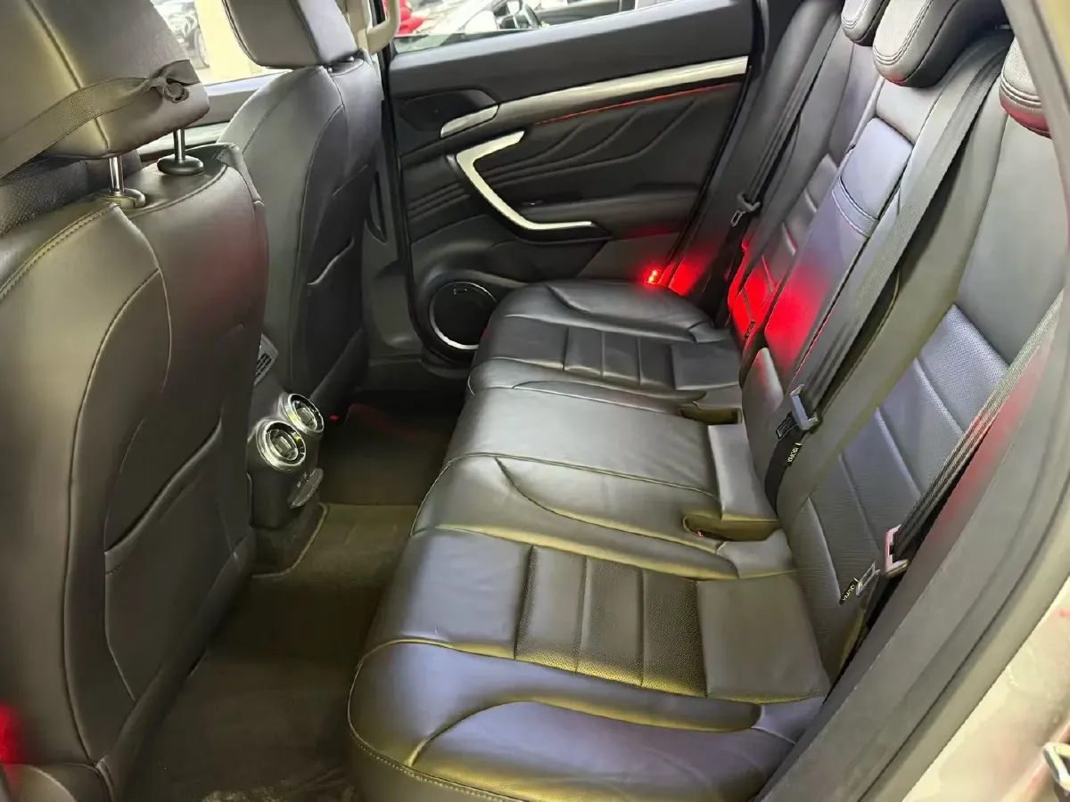 2017 WEY VV7 2.0T 234HP L4 7DCT,autocango,china used car exporter,china ev exporter,chinese used car exporter,chinese used ev exporter