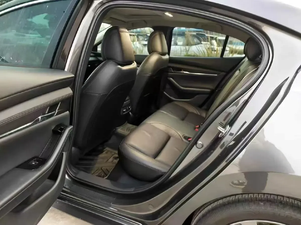 2023 Mazda 3 Axela 2.0L 158HP L4 6AT,autocango,china used car exporter,china ev exporter,chinese used car exporter,chinese used ev exporter