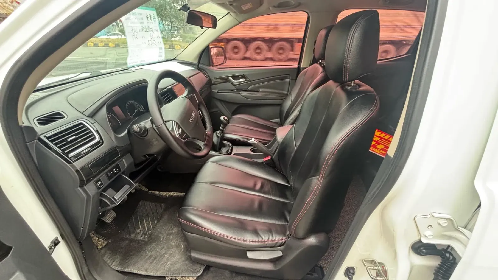 2019 Isuzu LingTuo 2.5T 129HP L4 6MT,autocango,china used car exporter,china ev exporter,chinese used car exporter,chinese used ev exporter